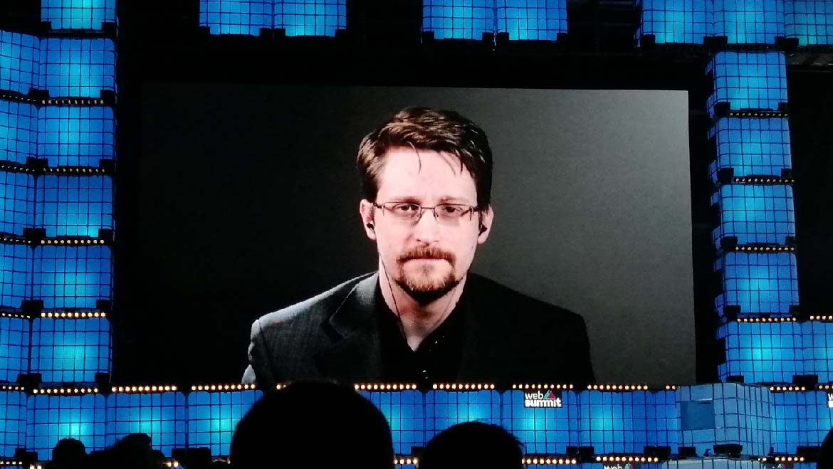 Edward Snowden na abertura do Web Summit 2019