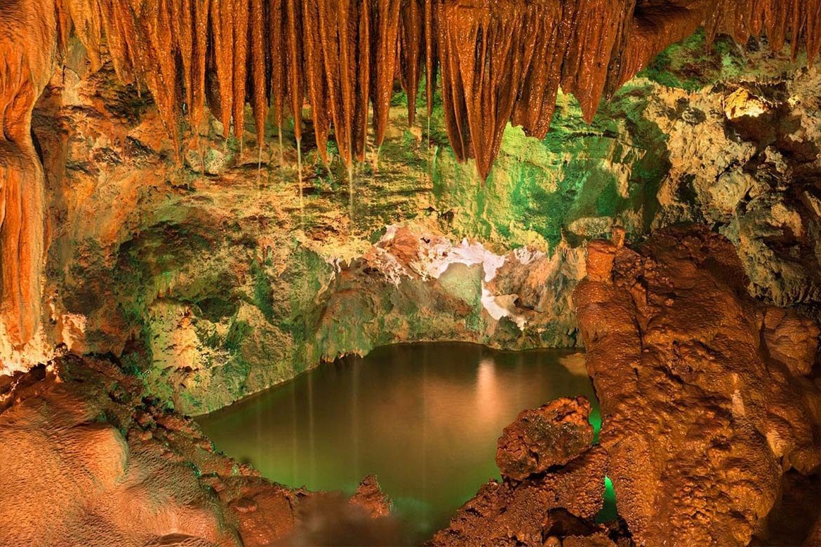 Três grutas portuguesas escolhidas entre as melhores do mundo, segundo a Jetcost