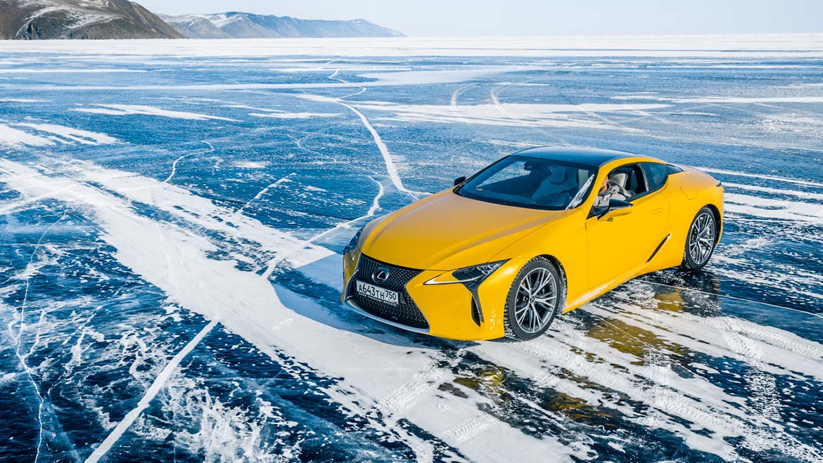 MODELOS LEXUS EXCEDEM-SE EM AVENTURA DE CONDUÇÃO NO GELO SIBERIANO