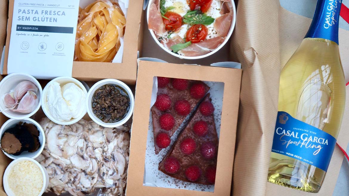 MADPIZZA & CASAL GARCIA JUNTAM-SE E CRIAM KIT DIY  PARA JANTAR ROMÂNTICO EM CASA