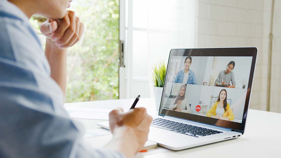 Para 78% dos portugueses o contacto virtual em detrimento do físico prejudica as relações pessoais