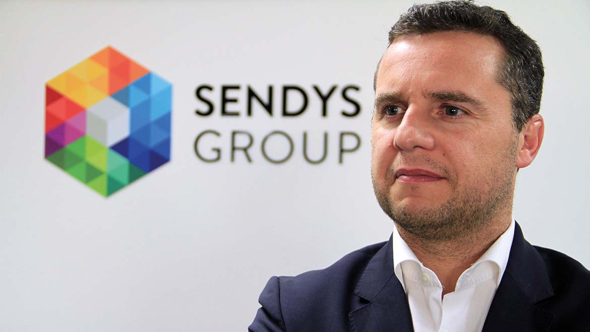 CRM: DE CUSTOMER RELATIONSHIP MANAGEMENT A CUSTOMER ENGAGEMENT PLATFORM