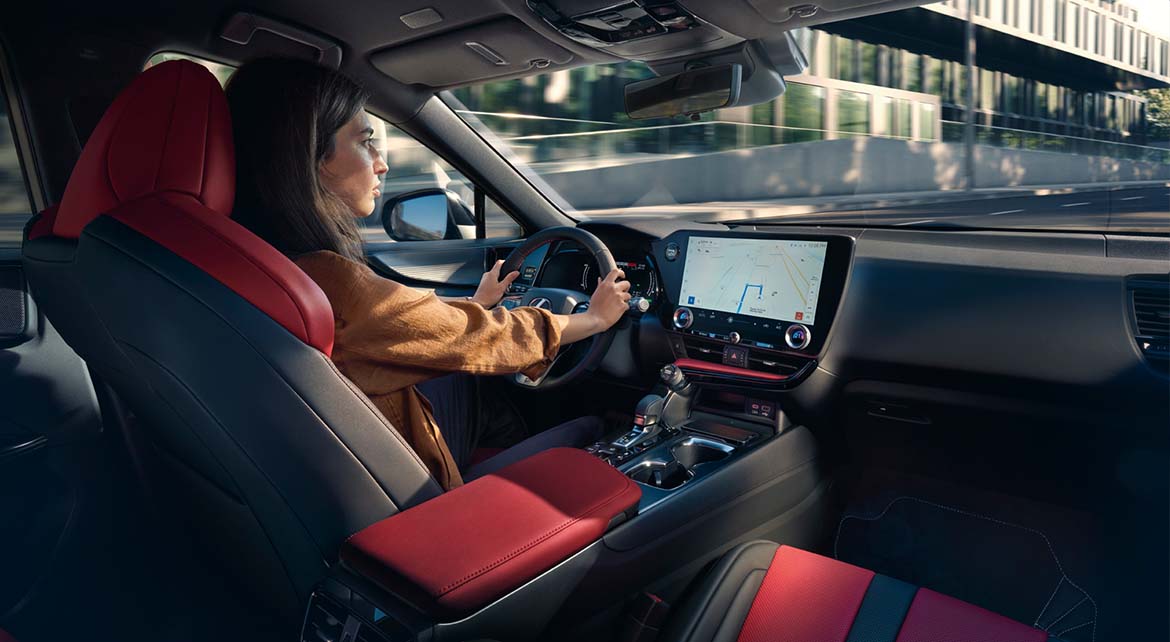 LEXUS NX: ASSUMA “AS RÉDEAS” DO NOVO SUV ELETRIFICADO