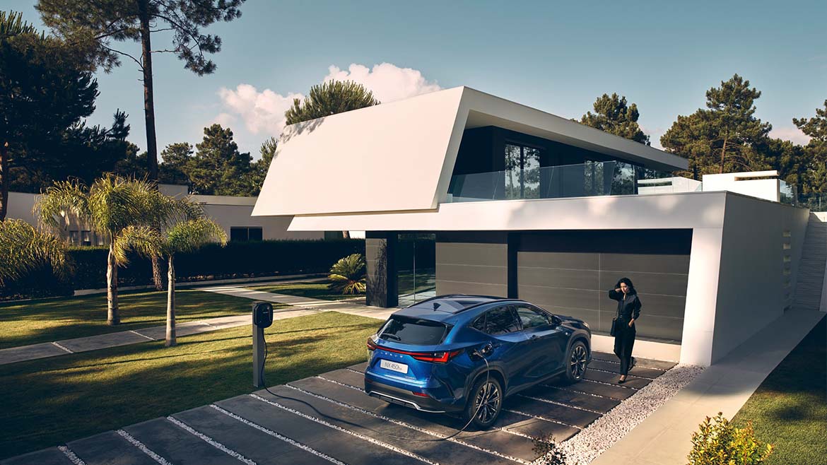 LEXUS NX 450h+ ELEITO HÍBRIDO PLUG-IN DO ANO, NO REINO UNIDO