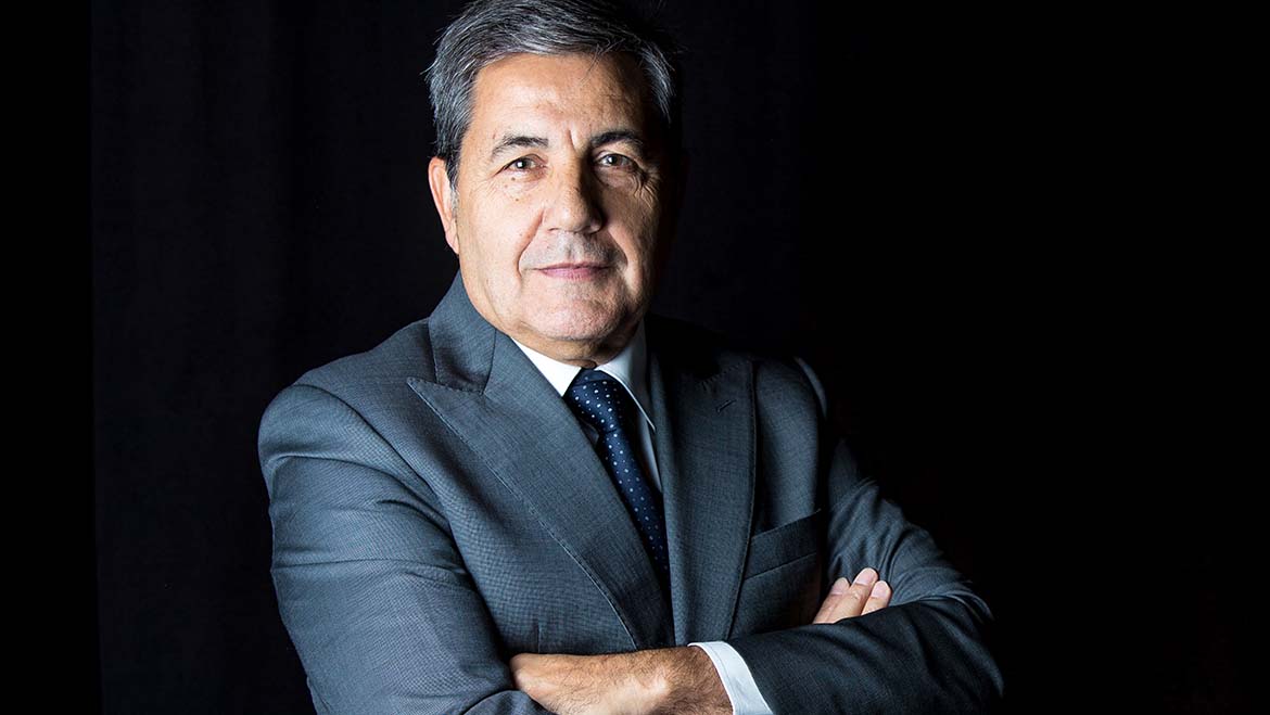 FERNANDO GOMES, PRESIDENTE DA FPF, RECEBE PRÉMIO CARREIRA FEP 2022
