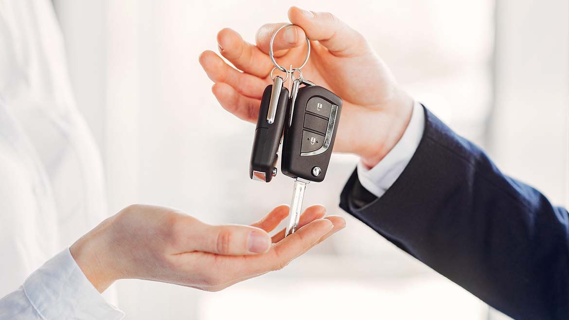 62% DOS CONDUTORES INTERESSADOS EM COMPRAR CARROS NOVOS PREFEREM HÍBRIDOS OU ELÉTRICOS
