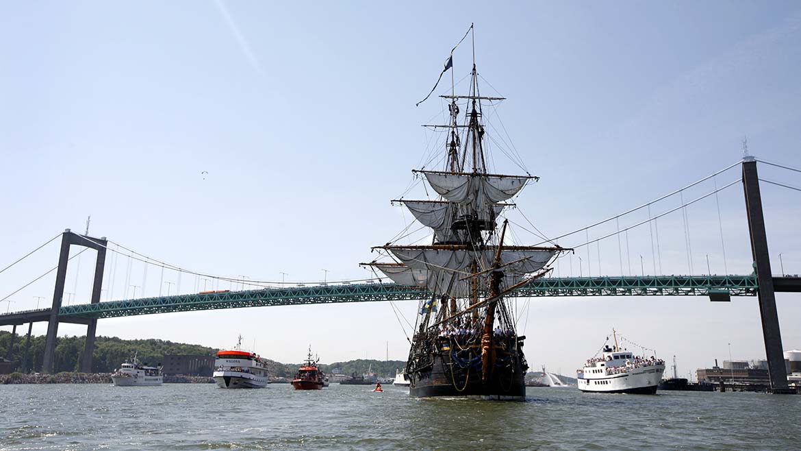 O maior navio de madeira do mundo   chega pela primeira vez a Lisboa