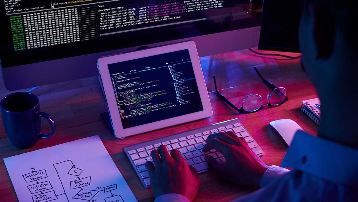 Dia do Programador: 5 inovações que estão a mudar o setor da logística graças à programação