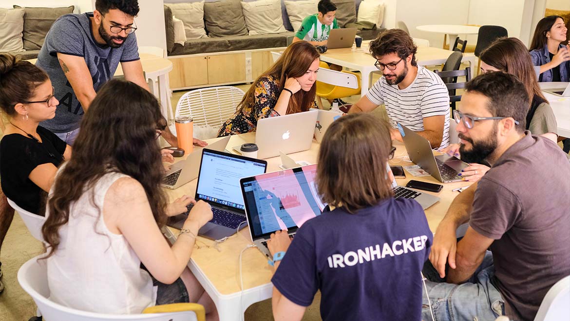 Ironhack junta-se à DIG-IN para tornar a educação tecnológica mais acessível