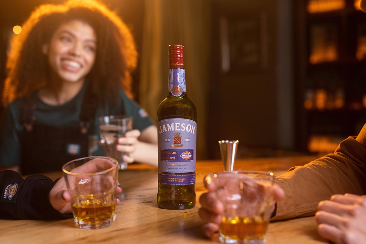 Jameson e Dickies unem-se na coleção exclusiva ‘Crafted Together’